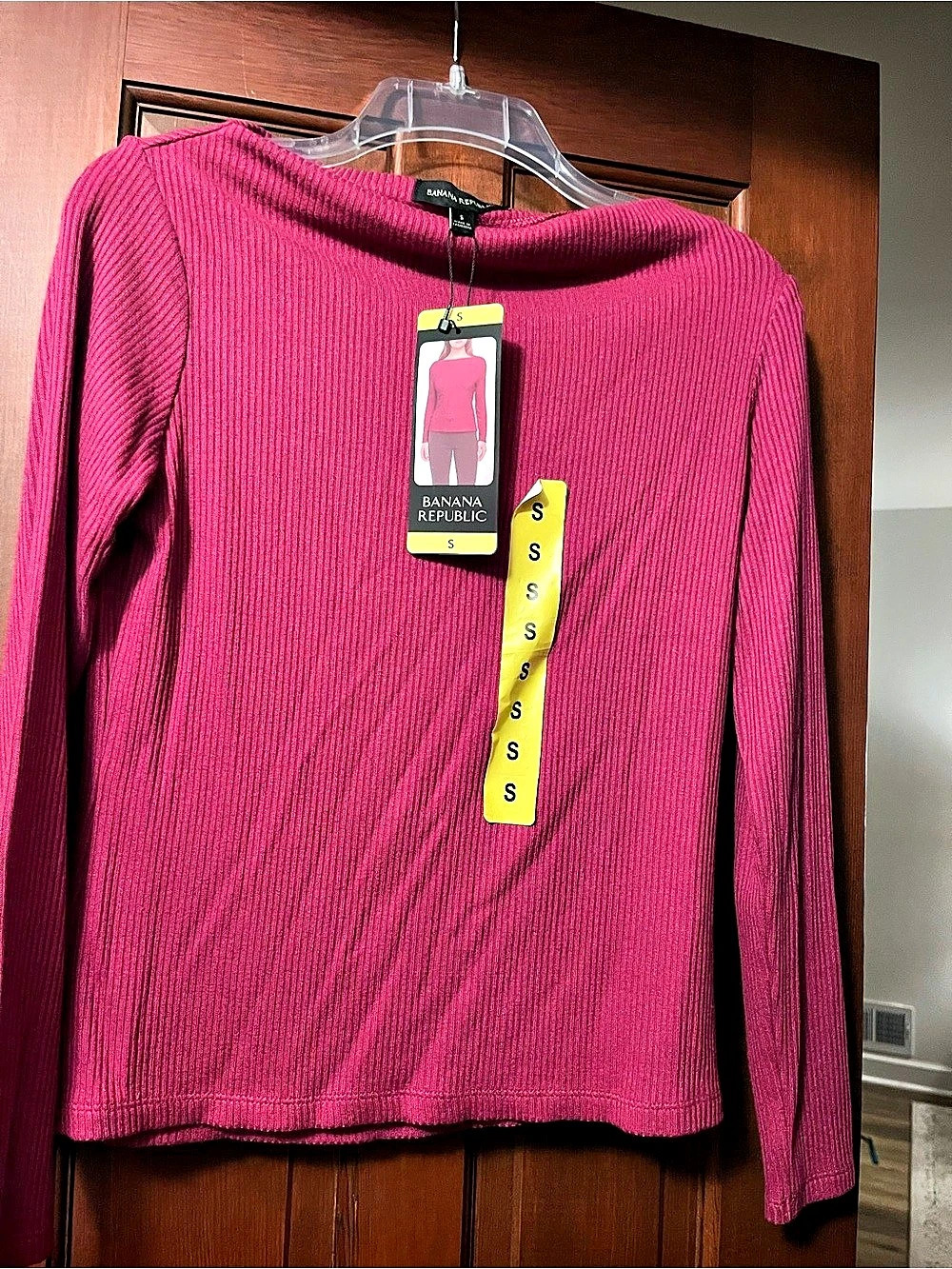 Banana Republic Ribbed Long Sleeve Top in Pink Size Small NWT